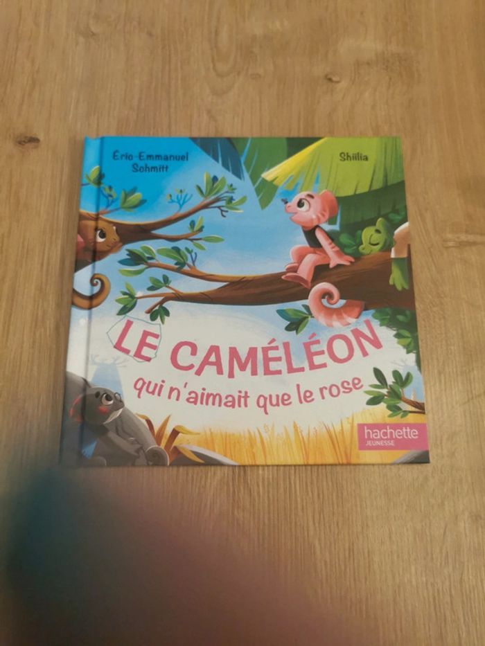 Le caméléon qui n aimait pas le rose
