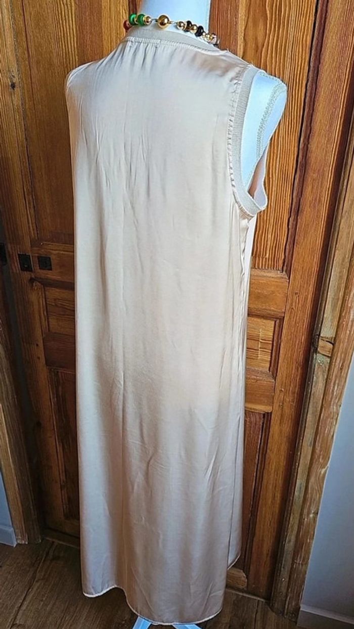 Robe longue satiné beige doré - photo numéro 2