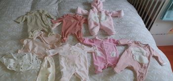 Lot  de vêtements 0 1 mois