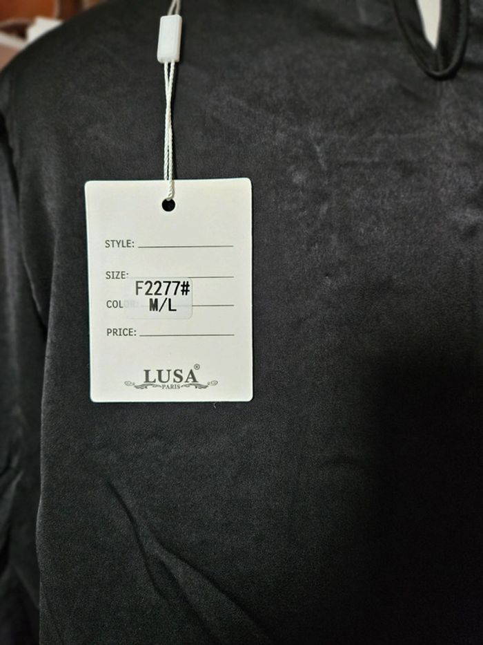 Blouse noire brillante T.M/L - photo numéro 4