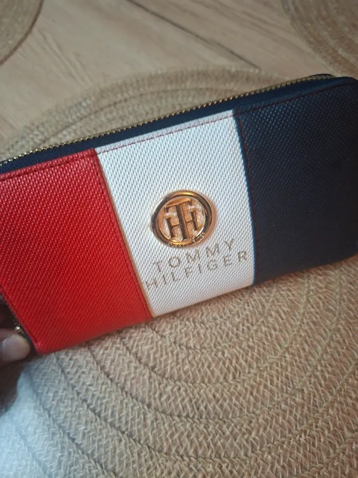Portefeuille Tommy Hilfiger tricolore – logo doré - photo numéro 10