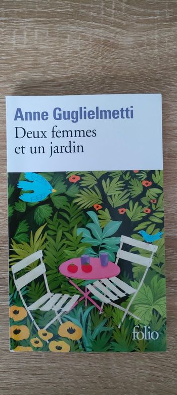 Livre deux femmes et un jardin 