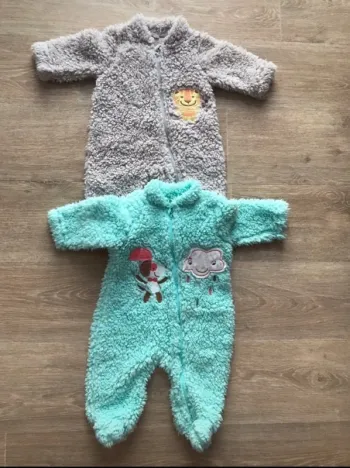 Lot de 2 combinaison neuve in extenso 3 mois neuve