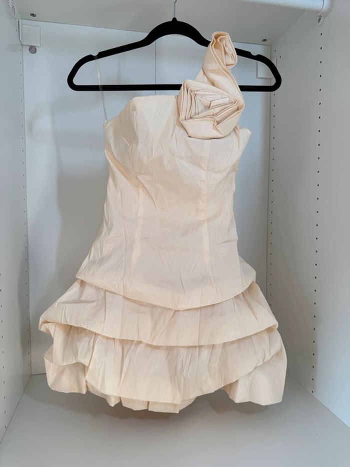 Robe beige - photo numéro 4