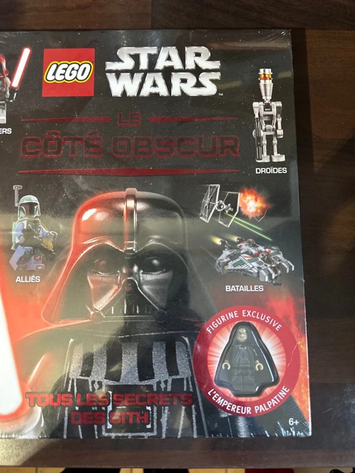 Livre LEGO Star Wars avec Figurine exclusive de l’empereur Palpatine - photo numéro 7