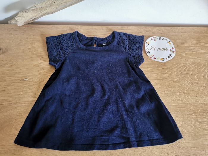 T-shirt manches courtes bébé fille 2 ans gap baby en excellent état