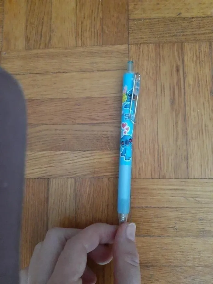 Stylo stitch et angel bleu neuf