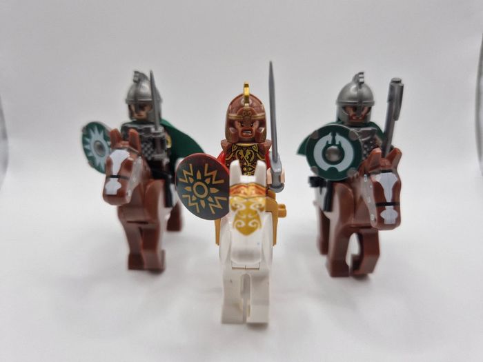 Figurines type lego 3 cavaliers du rohan dont le roi Théoden seigneur des anneaux / hobbit - photo numéro 2