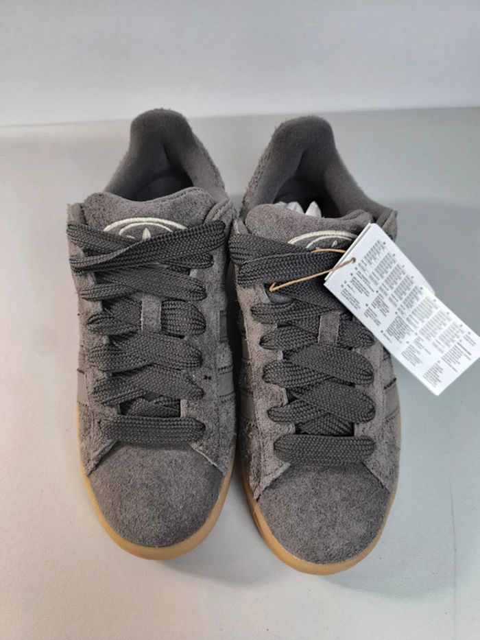 Baskets adidas campus grise pointure 40 neuves avec boîte - photo numéro 4