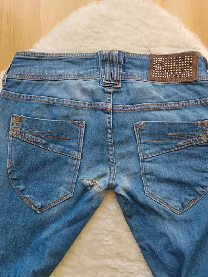 Jeans Berksha taille 36 skinny troué - photo numéro 4