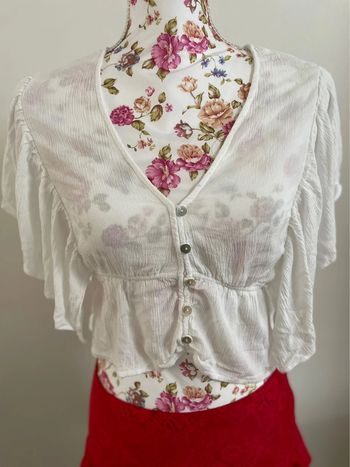 Top court manche bouffante Bershka