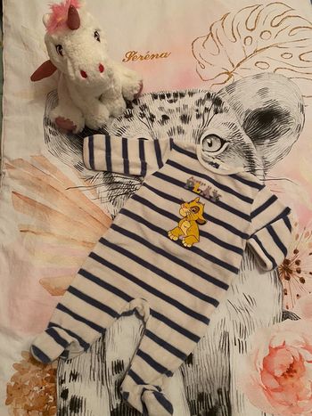 Pyjama velours Le Roi Lion, taille 3 mois, Disney.