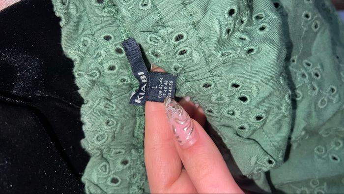 Haut à l’épaule dénudée - photo numéro 3