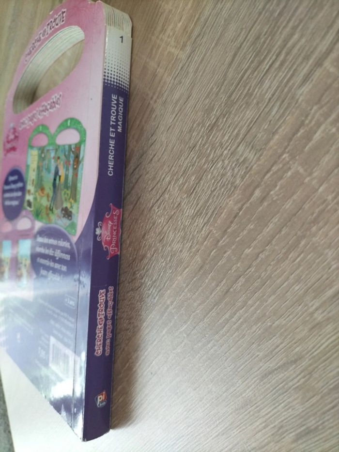 Livre Cherche et trouve Disney - photo numéro 3