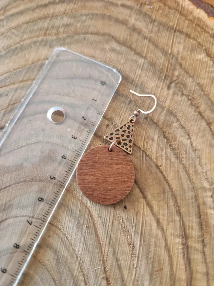 Boucles d'oreilles fantaisies couleur bronze et bois - photo numéro 2
