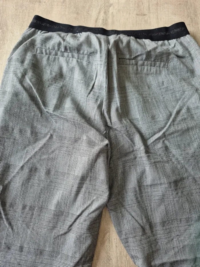 Pantalon gris - photo numéro 4