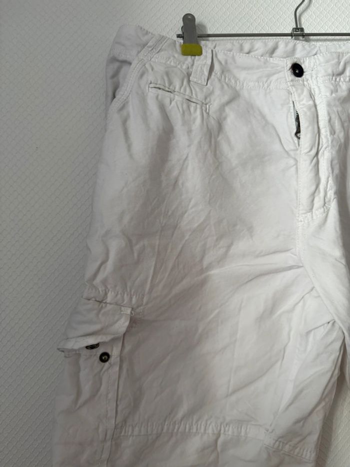 Short blanc napapijri en très bon état taille 46 - photo numéro 2