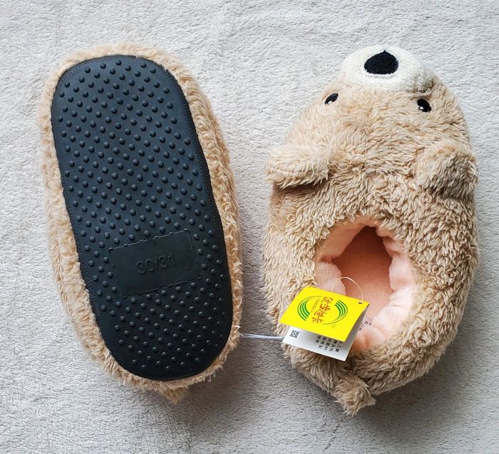 1 paire de pantoufles en 30/31 - photo numéro 2