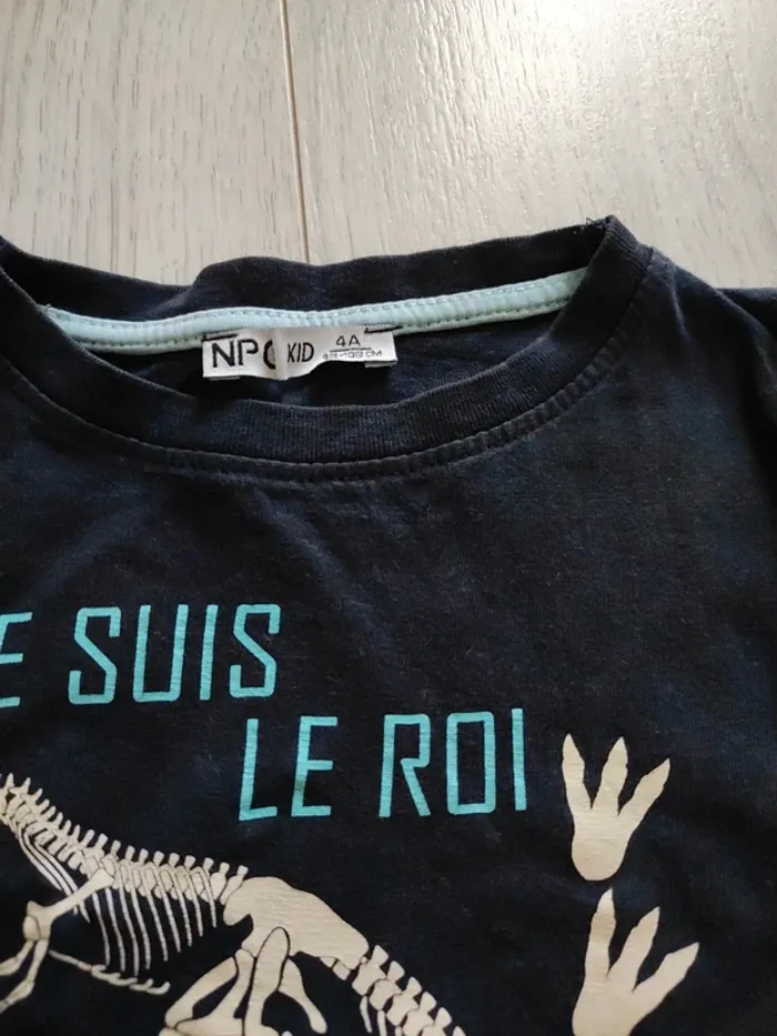 T shirt dino 4 ans - photo numéro 2