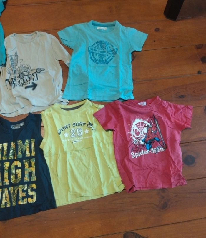 Lot tee-shirts taille 4 ans. - photo numéro 4