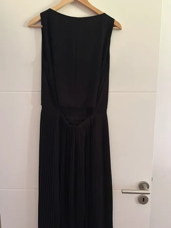 Robe noire - photo numéro 2