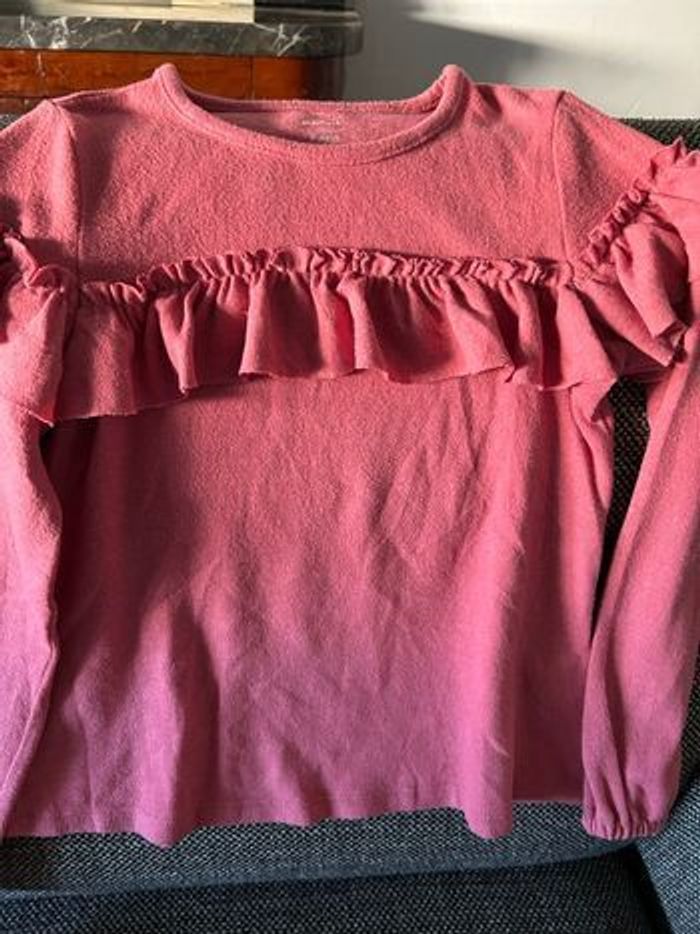 Pulls  8 ans  4 couleurs différentes 16€ le lot - photo numéro 2