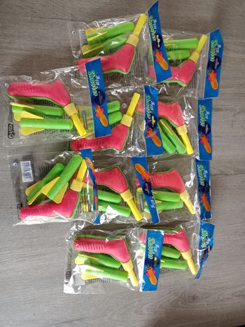 Lot 10 pistolets en mousse neufs