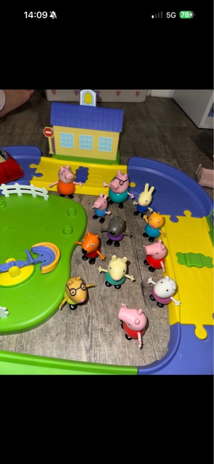 Circuit peppa PiG & véhicules - photo numéro 5