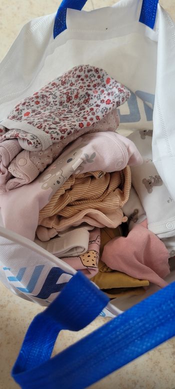 Vend sac de vêtements bébé fille taille 1 mois