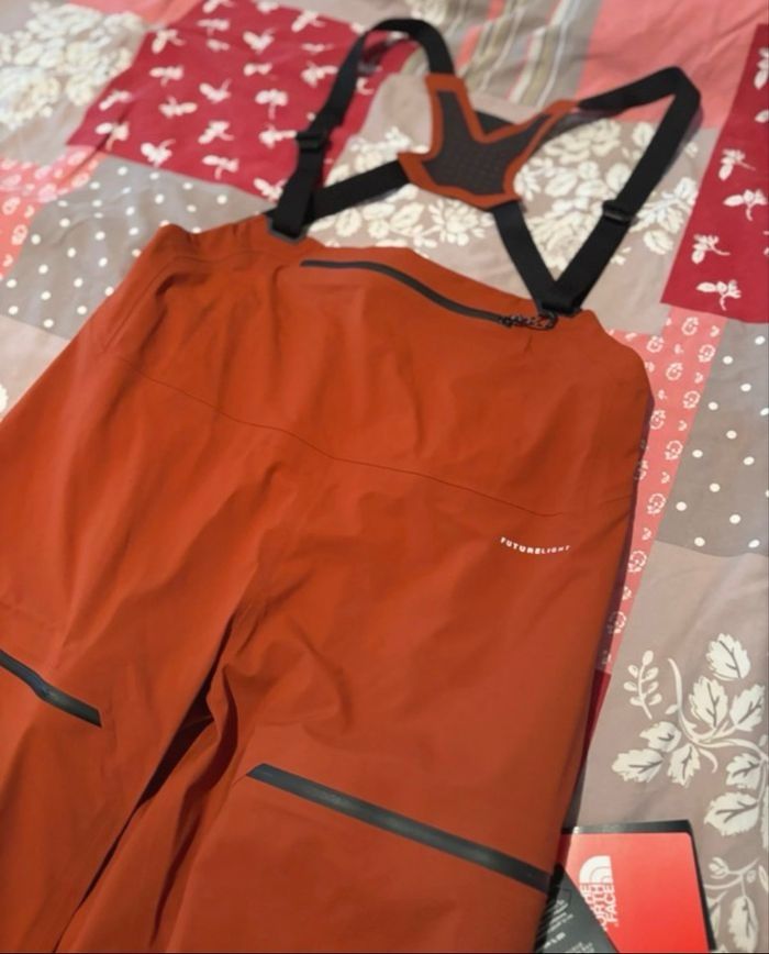 The North Face – Salopette de ski femme FUTURELIGHT – Orange Rouille