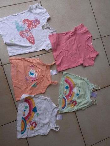 Lot de tee-shirt et de haut à bretelle