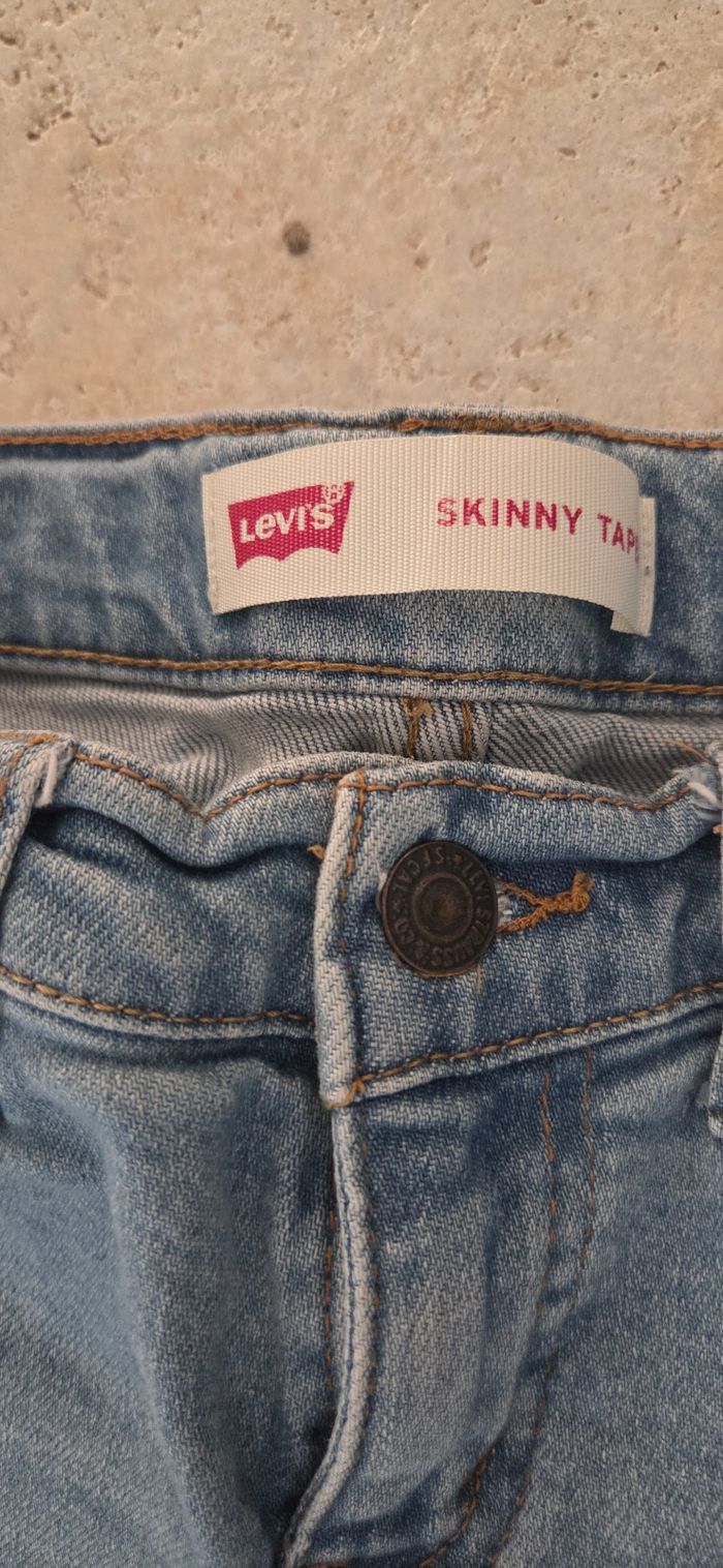 Jean Levi’s Skinny Taper – bleu clair – garçon/fille 10 ans (140 cm) – excellent état' - photo numéro 5