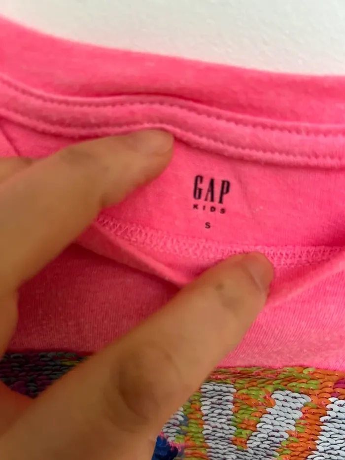 T shirt fille 7 ans gap avec sequins magique - photo numéro 4