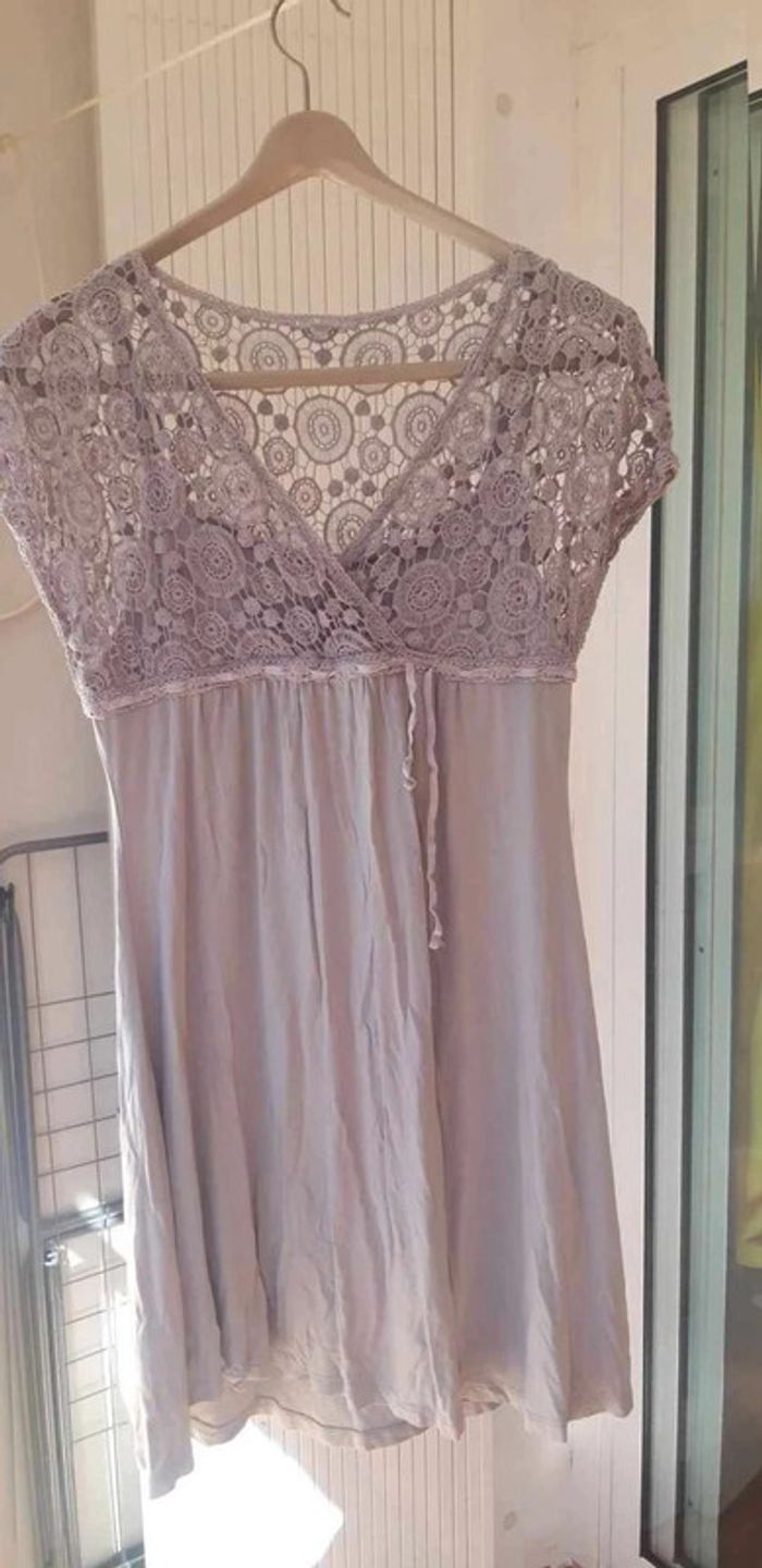 Robe beige grisé T38/40 avec haut  dentelle - photo numéro 4