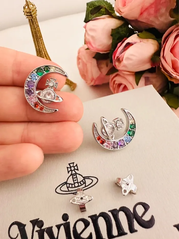 Boucles d’oreilles Vivienne Westwood lune arc-en-ciel & orbite – Éclat céleste - photo numéro 2