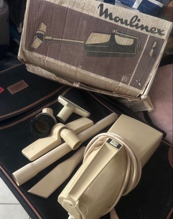 Aspirateur ancien