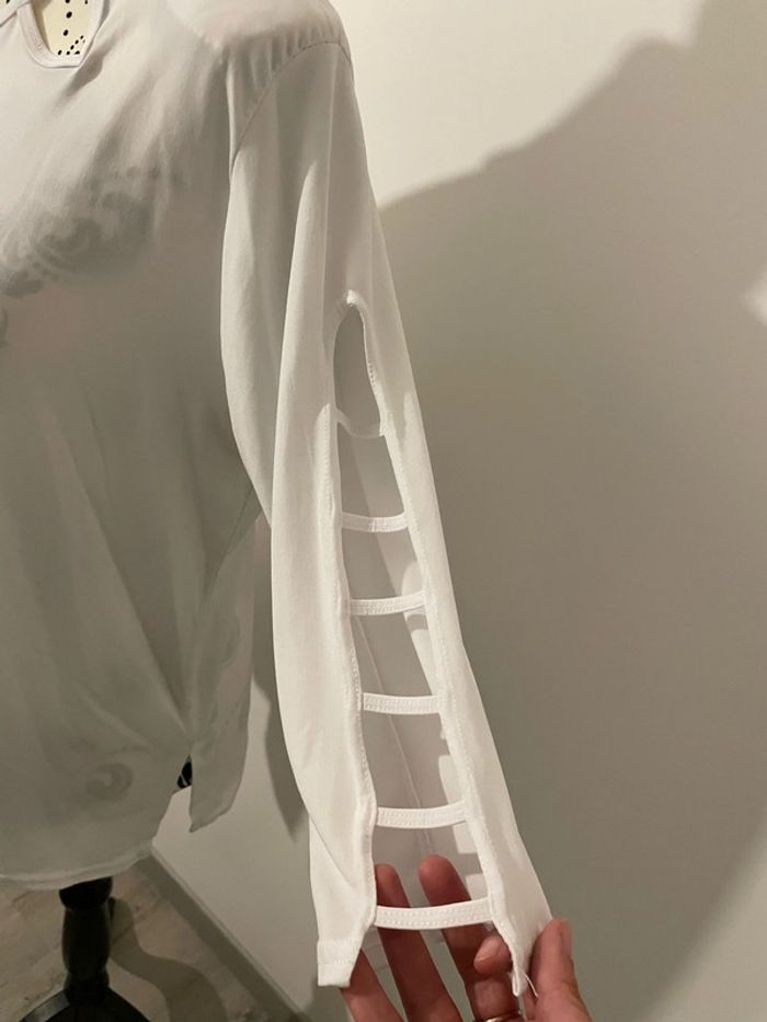 T-Shirt tunique blanc manches 3/4 ouvert devant à épaulettes Mode Paris taille 42 - photo numéro 4