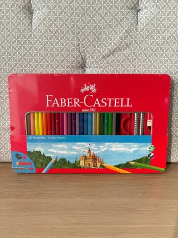 Coffret Métal de 48 Crayons de Couleur Premium + 4 Accessoires