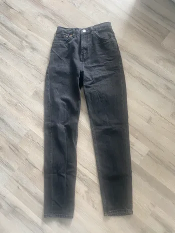 Jean MOM