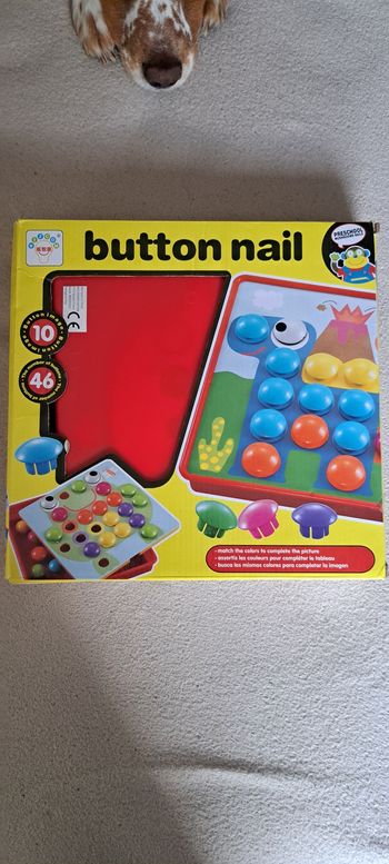 Jeu éducatif "Button Nail"