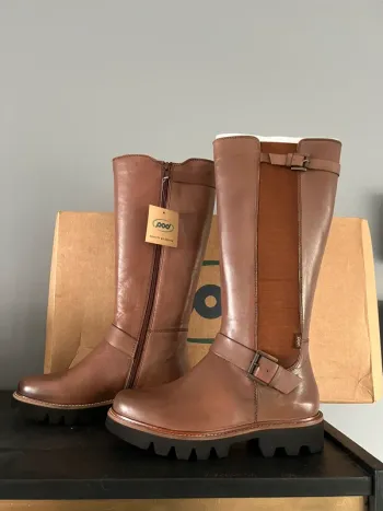 Bottes en cuir POD aleena neuves