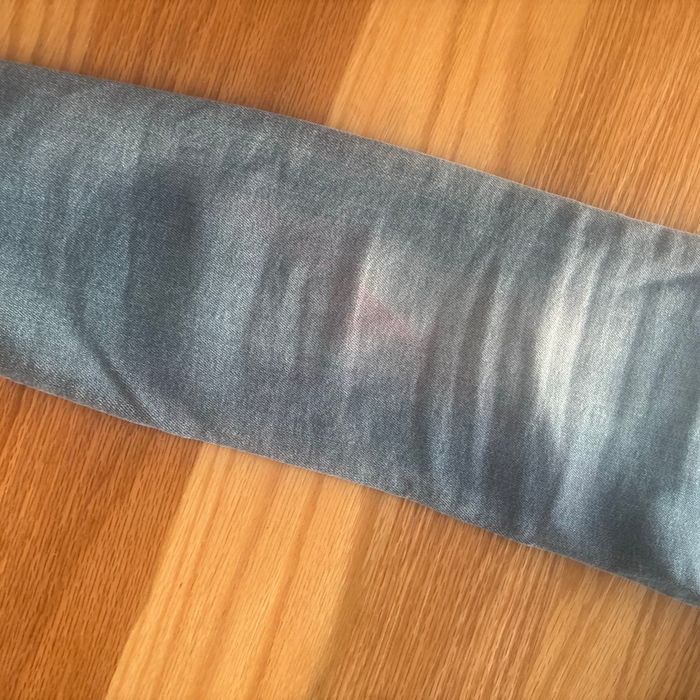 Jeans troué - photo numéro 6