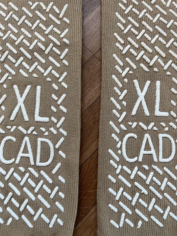 Paire de chaussettes anti dérapante XL (NEUF) - photo numéro 2