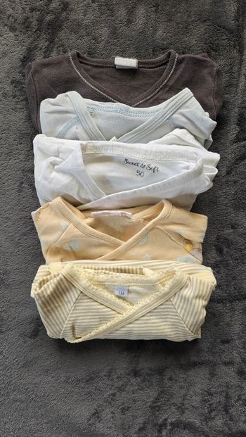 Lot de bodys bébé