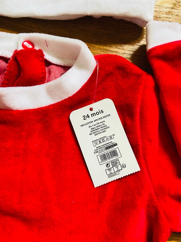 Combinaison Père Noël 24 mois - photo numéro 4