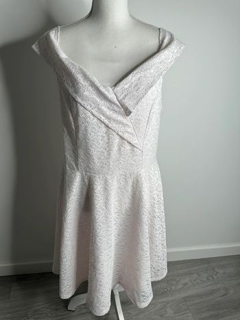 Robe bohème blanche et rose poudré en dentelle T44 XXL