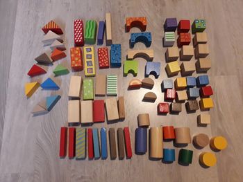 Cubes de bois construction  bébé 