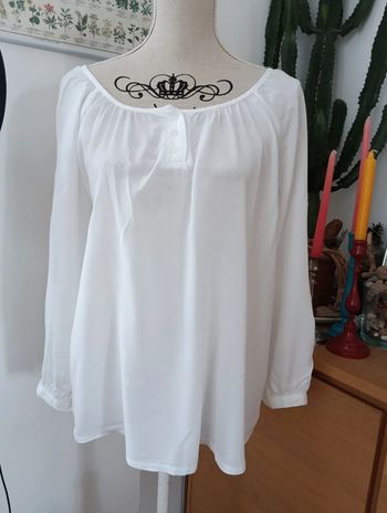 Blouse blanche légère fluide 
La City,
Taille 1