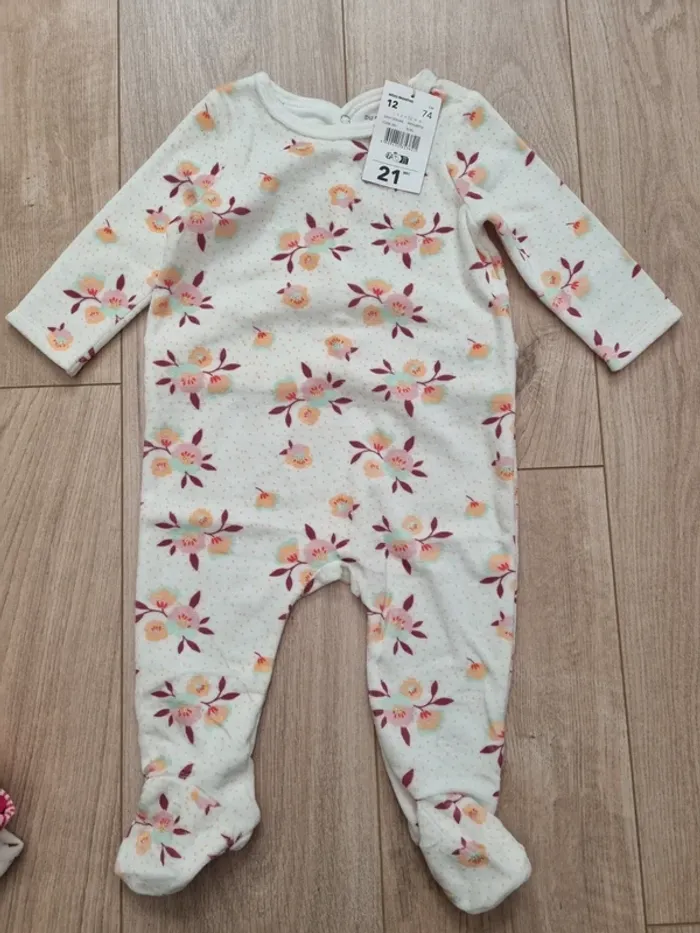 5 pyjamas 12mois - photo numéro 2