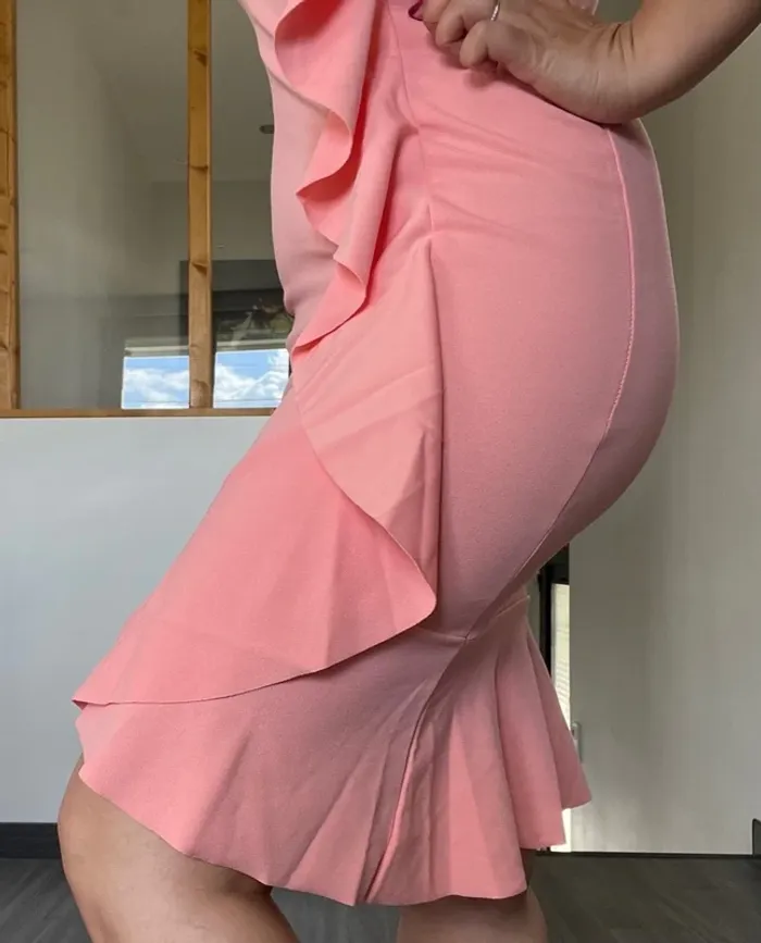 Robe de soirée mariage rose Asos - photo numéro 3